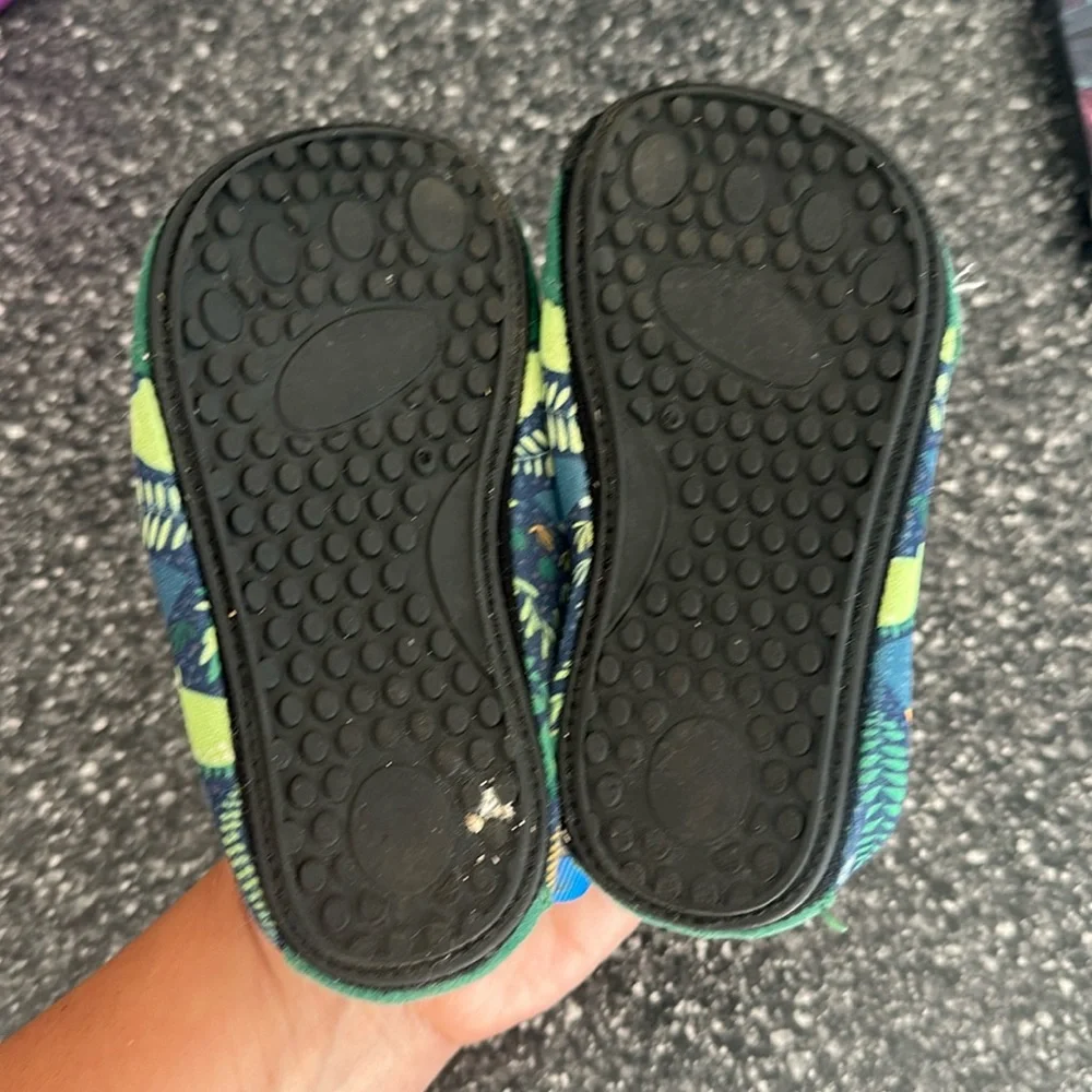 2 pairs - Kids Alligator Dinosaur Pattern Slip-On Water Shoes 6 -6.5 Toddler